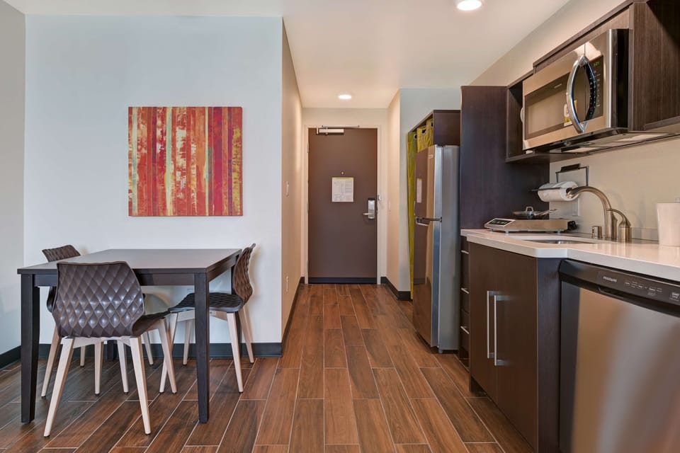 Suite, 1 Bedroom, Non Smoking | Private kitchen | Coffee/tea maker