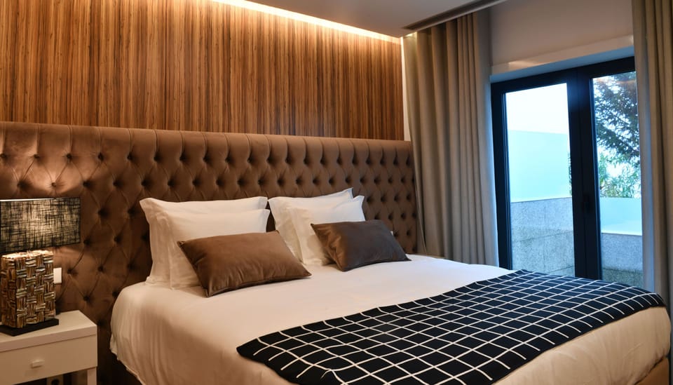 Suite, Terrace, Garden View | Minibar, in-room safe, desk, laptop workspace