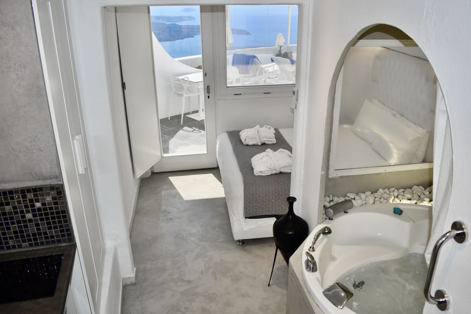 Junior Studio EROS, Sea View Jetted Tub | Premium bedding, memory foam beds, in-room safe, individually decorated