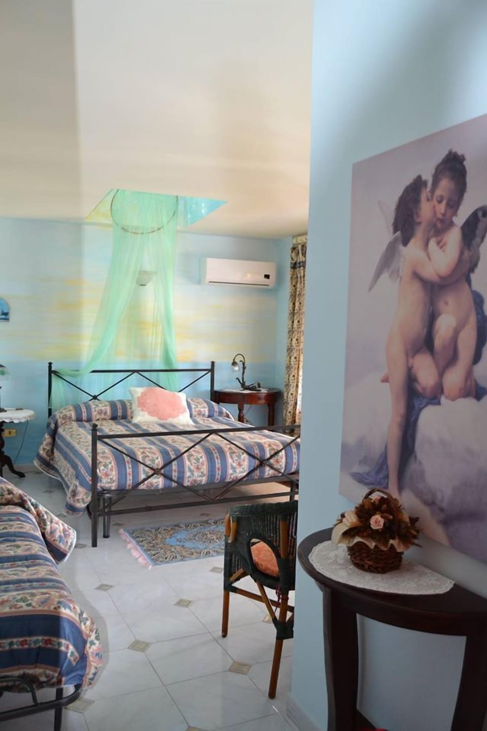 Deluxe Suite | Desk, iron/ironing board, cribs/infant beds, free WiFi