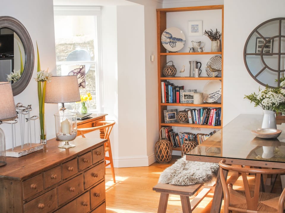 Cottage | Interior