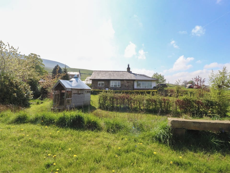 Cottage | Property grounds