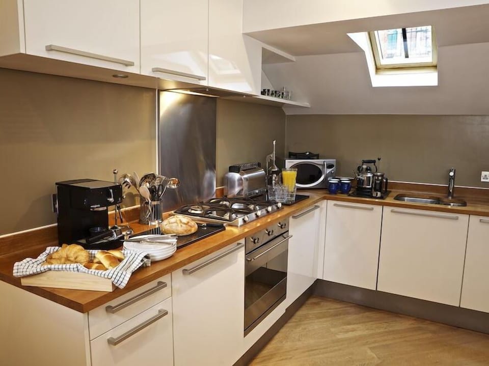 Cottage | Interior