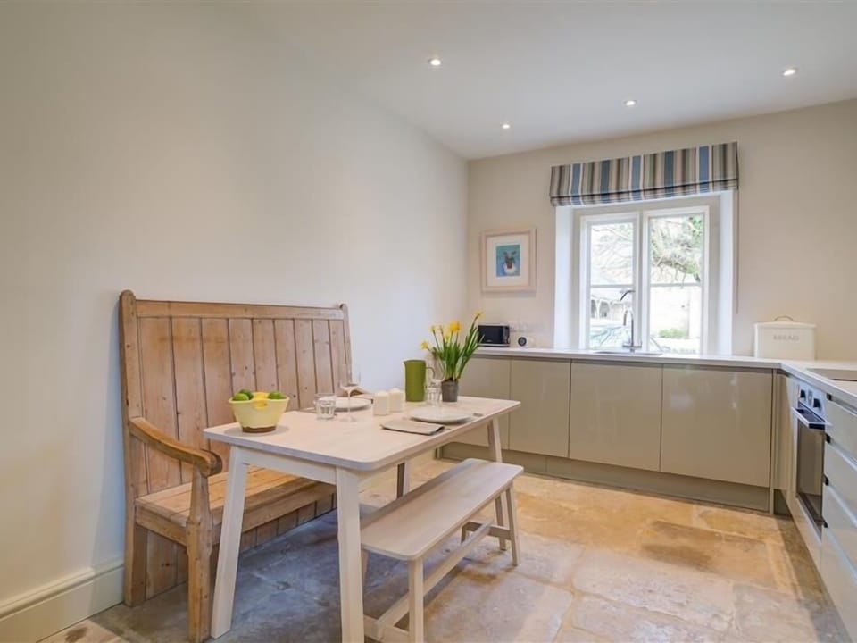 Cottage | Interior