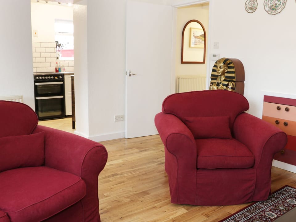 Cottage | Living room | Flat-screen TV, DVD player