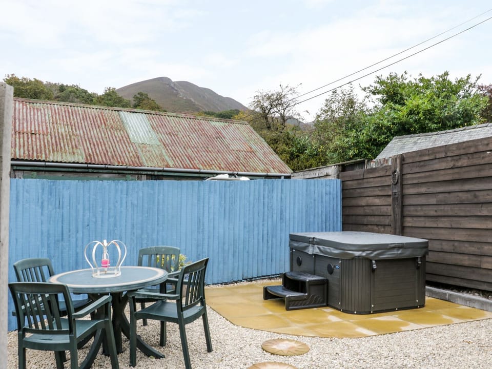 Cottage | Property grounds