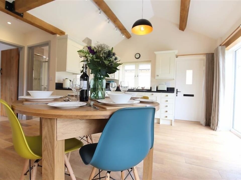 Cottage | Private kitchen | Fridge, microwave, stovetop, dishwasher