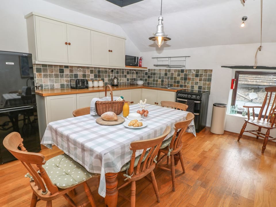 Cottage | Interior