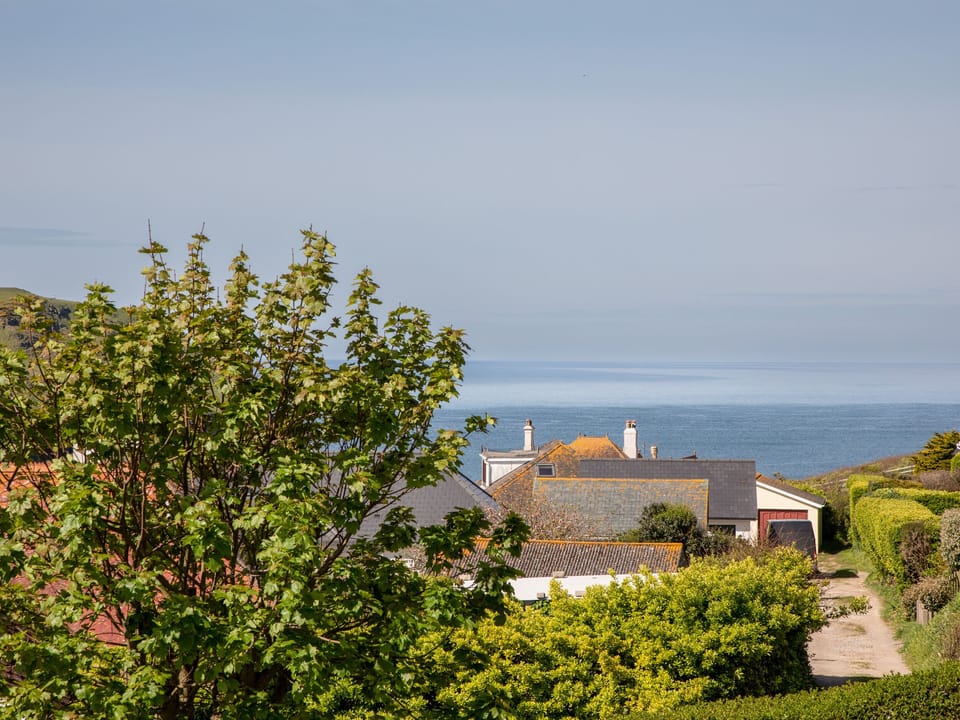 Cottage | Property grounds