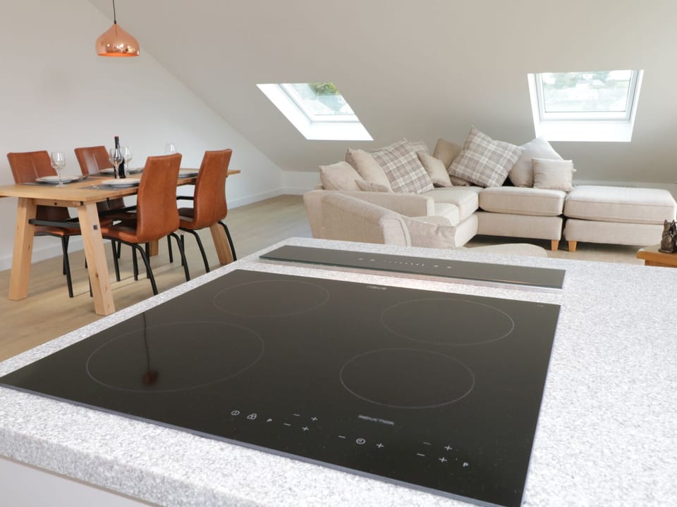 Cottage | Private kitchen | Fridge, stovetop, dishwasher, electric kettle