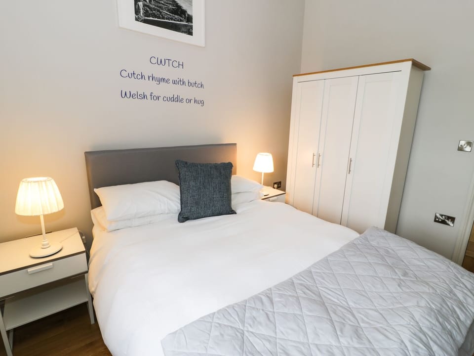 Cottage | 5 bedrooms, individually decorated, individually furnished, free WiFi