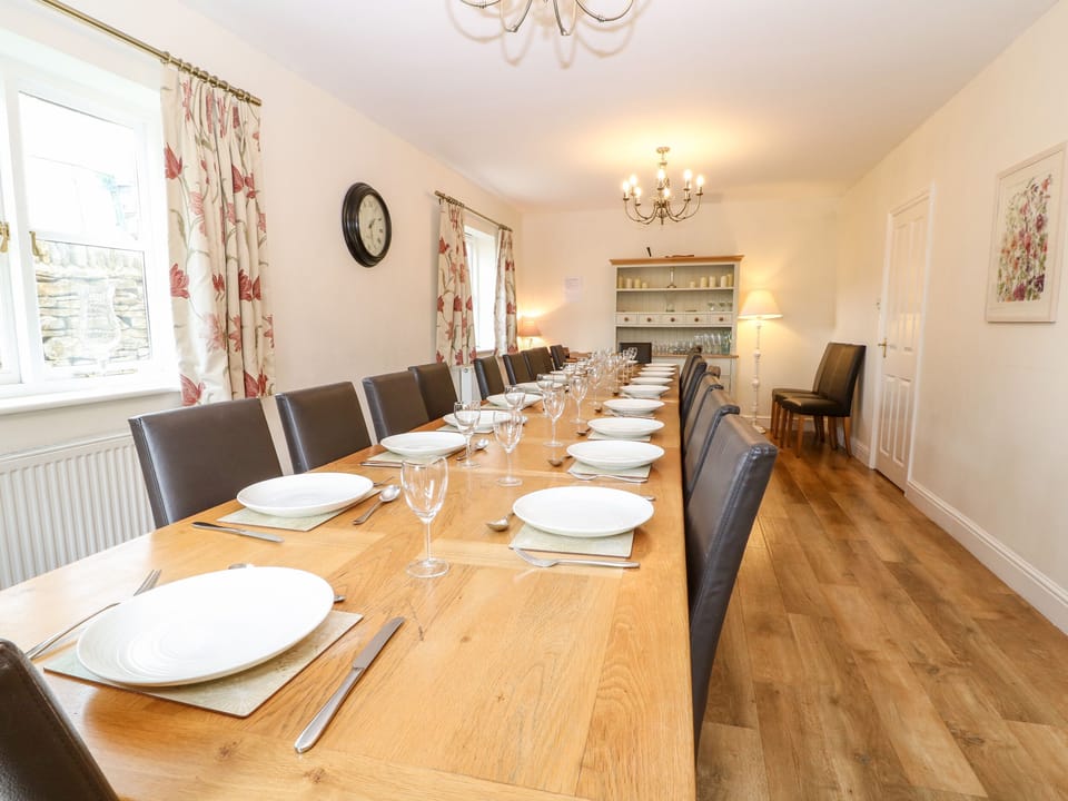 Cottage | Dining