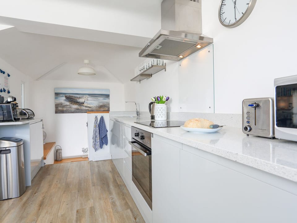 Cottage | Private kitchen | Fridge, stovetop, dishwasher, highchair