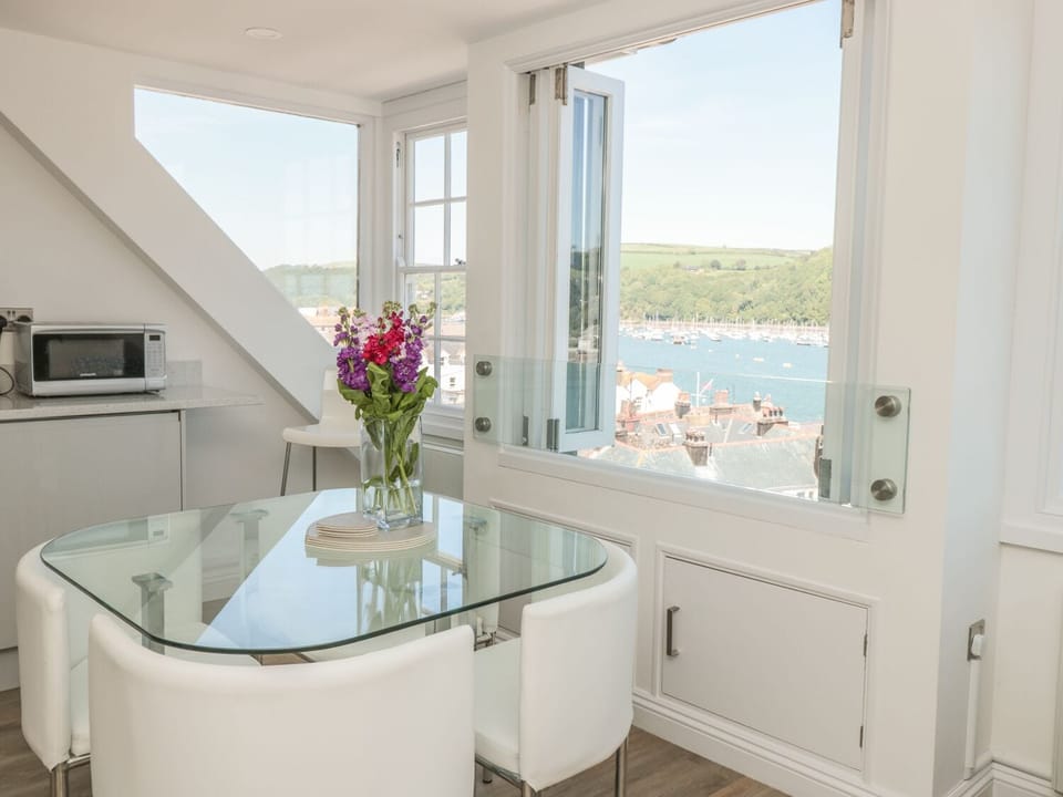 Cottage | Private kitchen | Fridge, stovetop, dishwasher, highchair