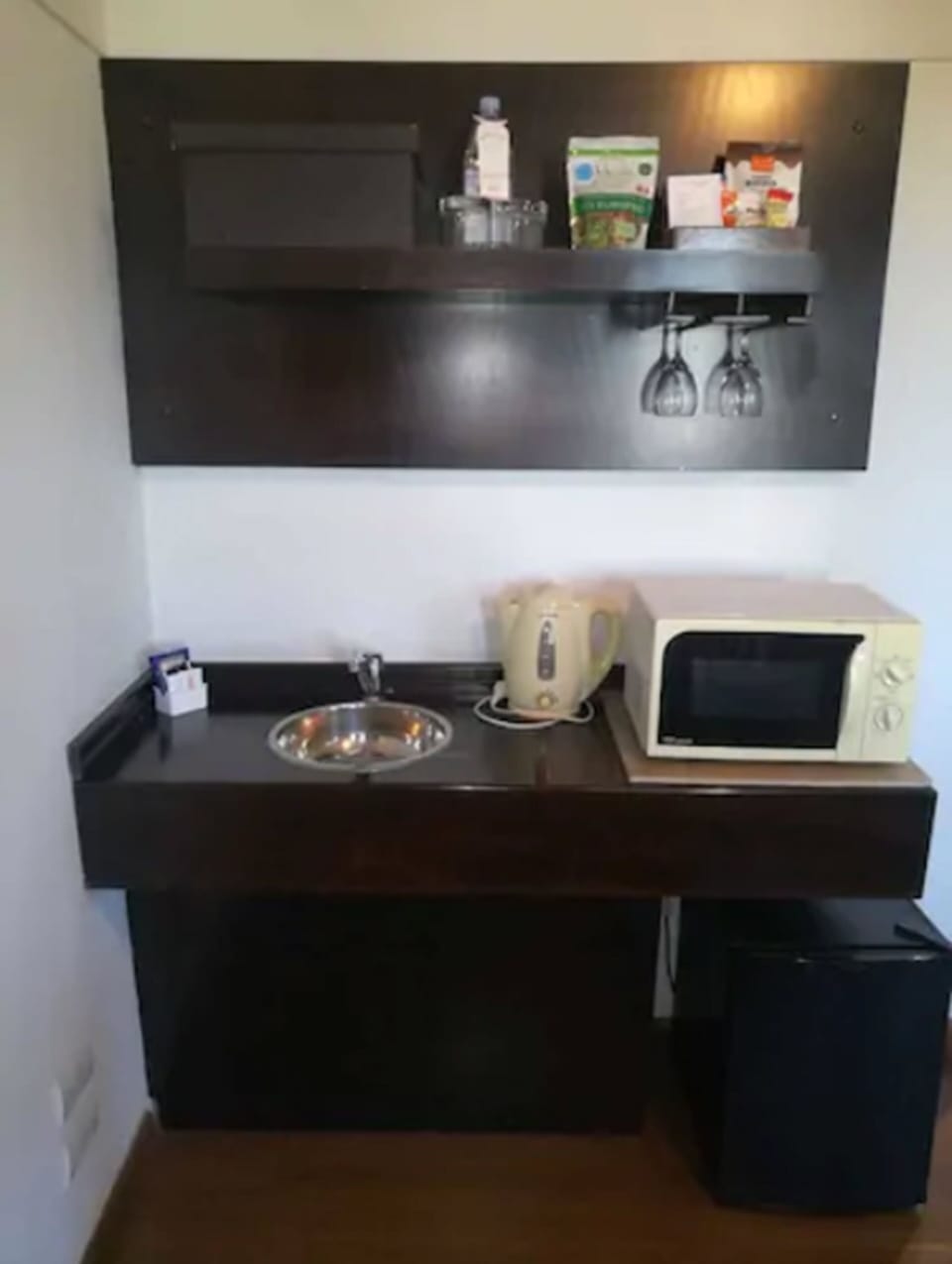 Double Room, 2 Twin Beds, Corner | Minibar, in-room safe, desk, blackout drapes