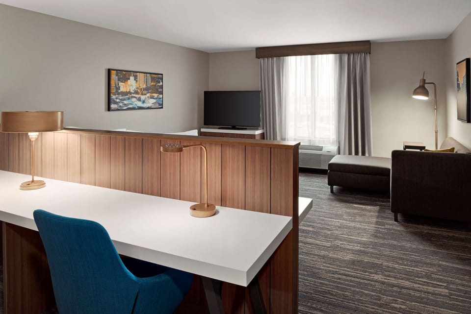 Premium bedding, in-room safe, desk, laptop workspace