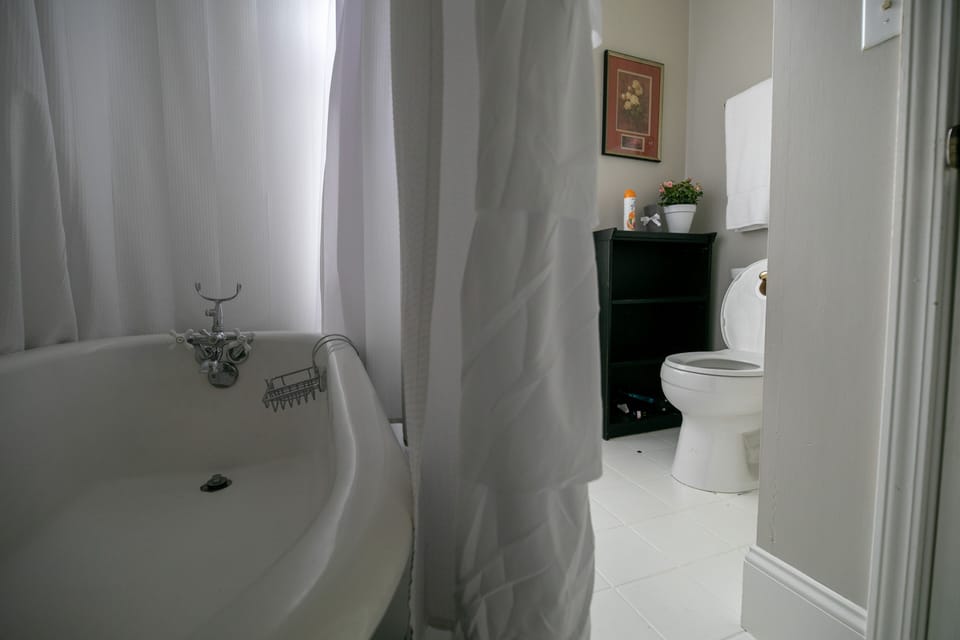 The Jennetta Room, 2 Queen Beds (Detached Bathroom) | Bathroom | Free toiletries, hair dryer, towels, soap
