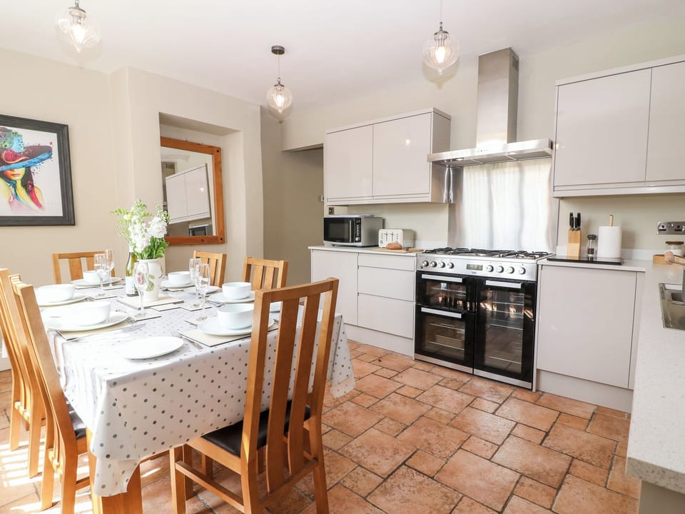 Cottage | Interior