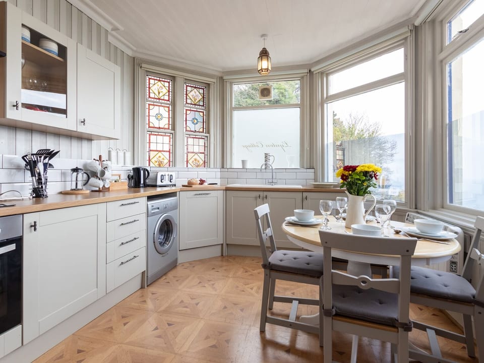 Cottage | Interior