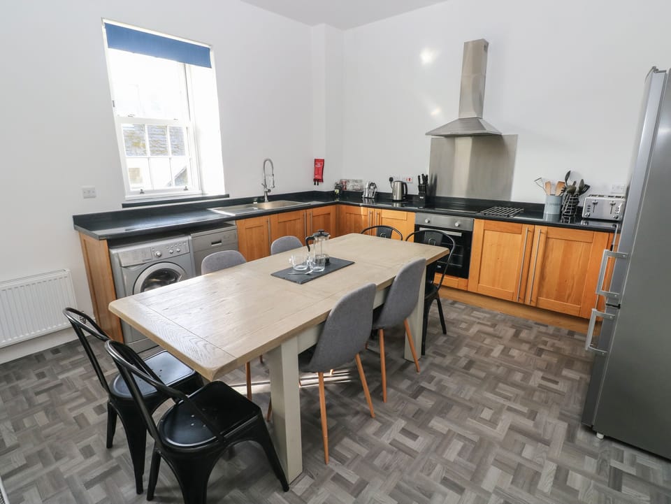 Cottage | Dining