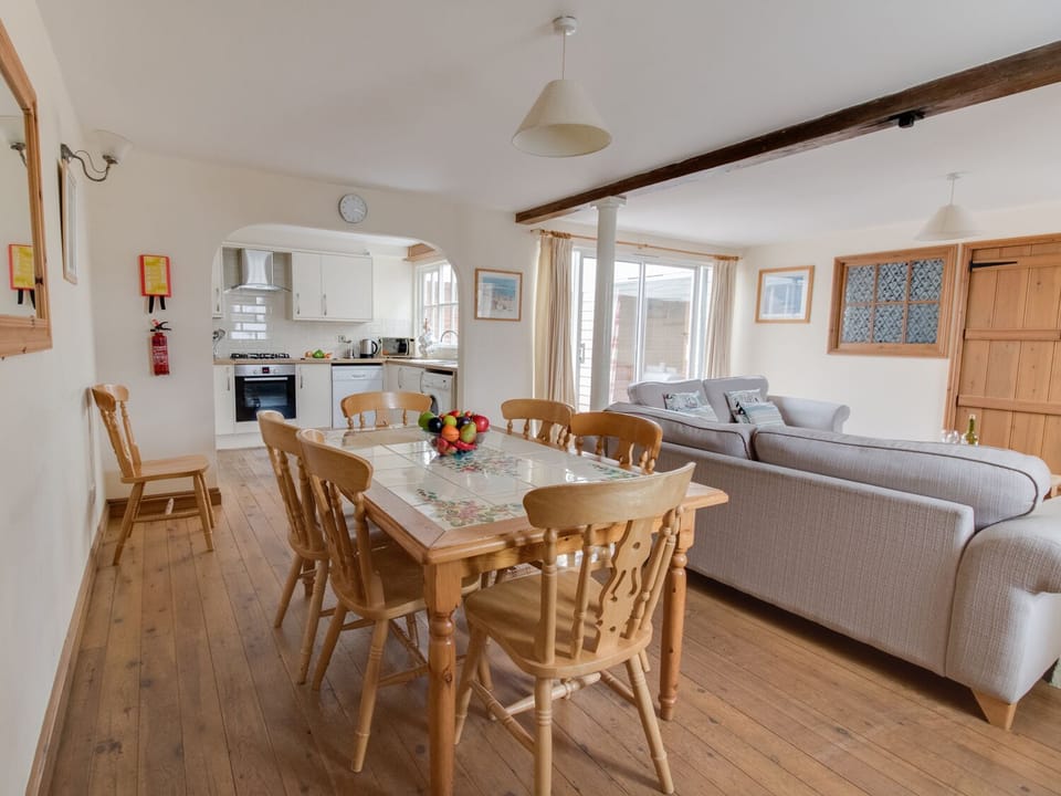 Cottage | Dining