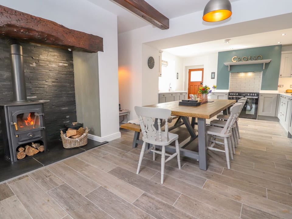 Cottage | Interior
