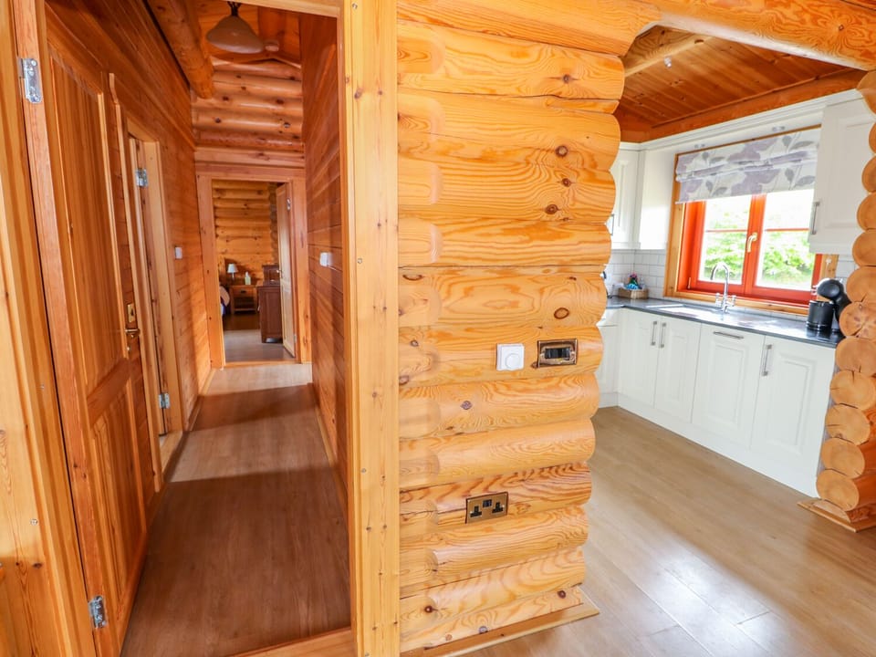 Cottage | Private kitchen | Fridge, microwave, stovetop, dishwasher