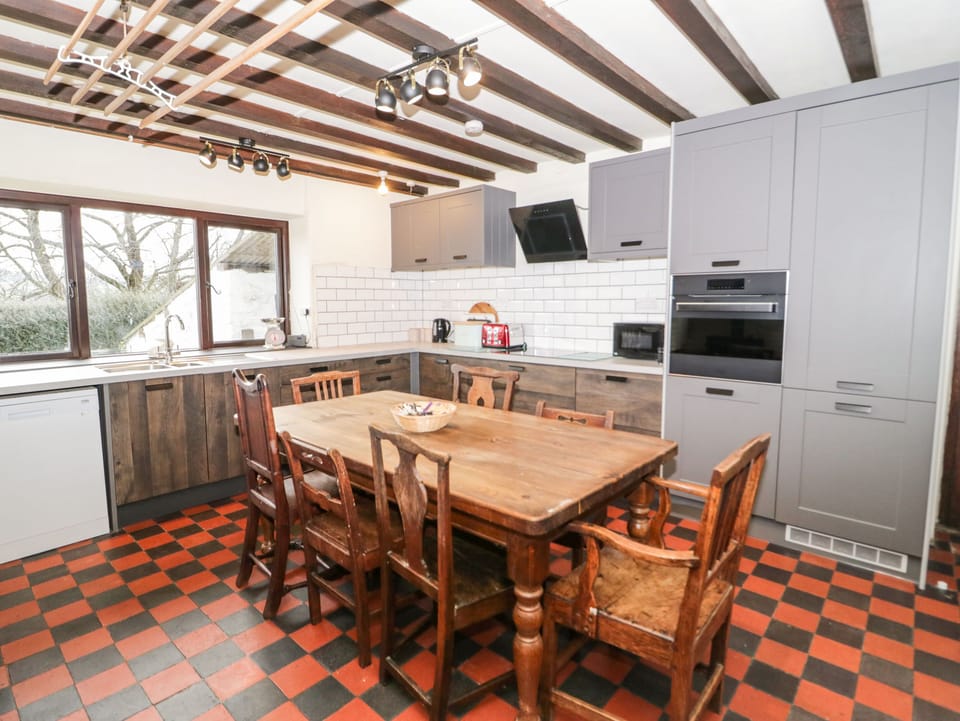 Cottage | Interior