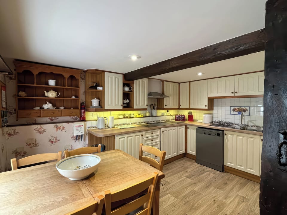 Cottage | Interior