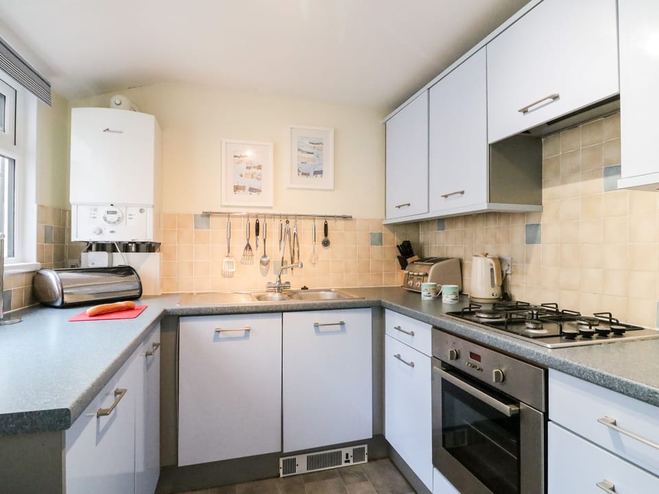 Cottage | Private kitchen | Cookware/dishes/utensils
