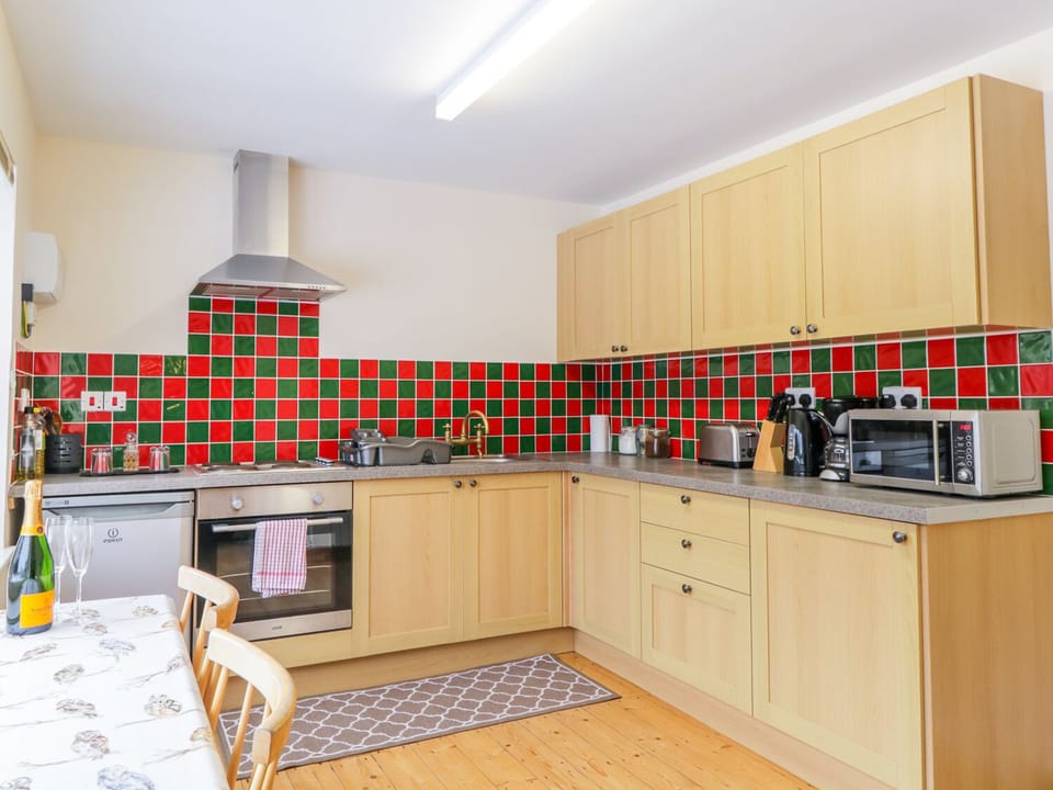 Cottage | Private kitchen | Cookware/dishes/utensils