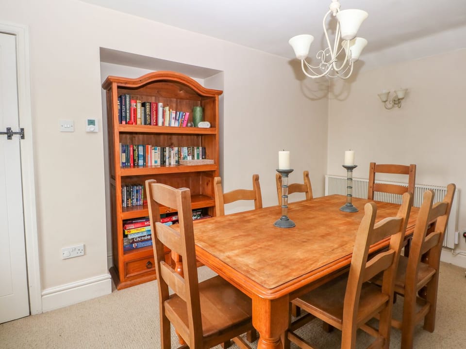 Cottage | Private kitchen | Microwave, stovetop, highchair, cookware/dishes/utensils