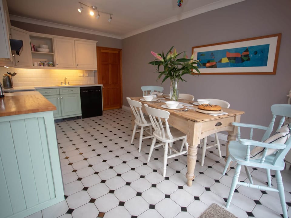 Cottage | Private kitchen | Stovetop, dishwasher, highchair, cookware/dishes/utensils