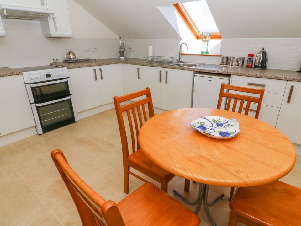 Cottage | Private kitchen | Cookware/dishes/utensils