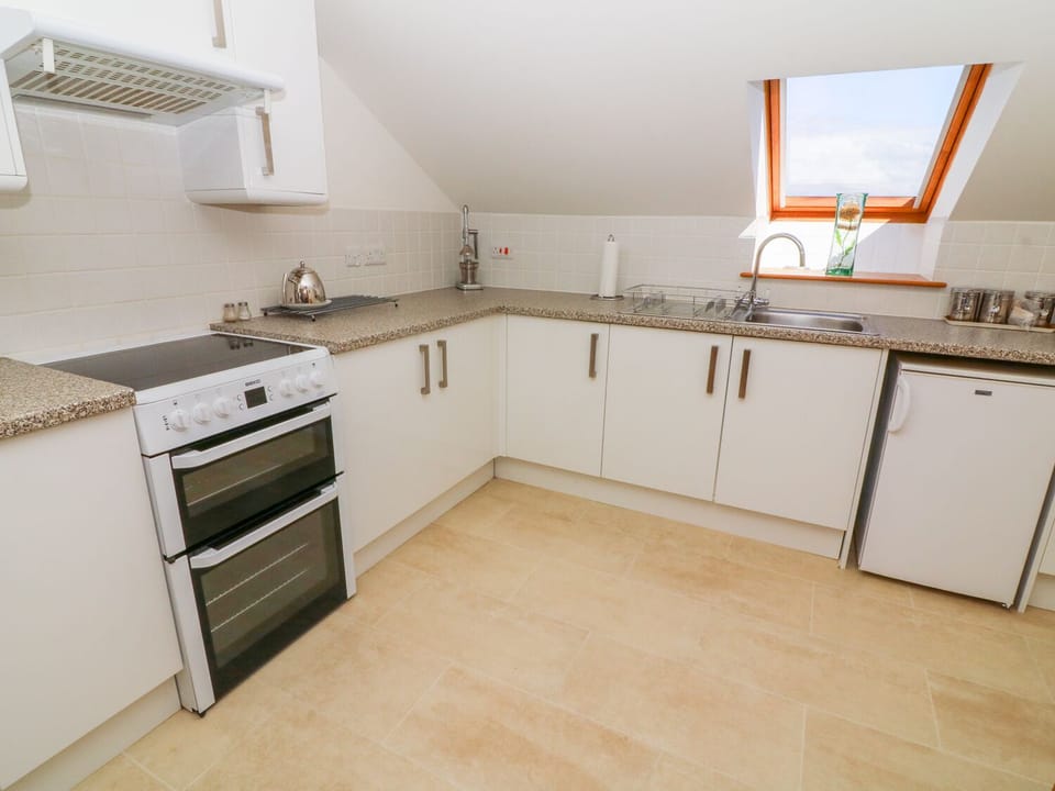 Cottage | Private kitchen | Cookware/dishes/utensils