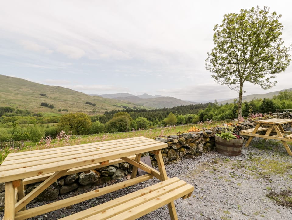 Cottage | Property grounds