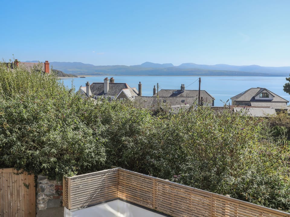 Cottage | Property grounds