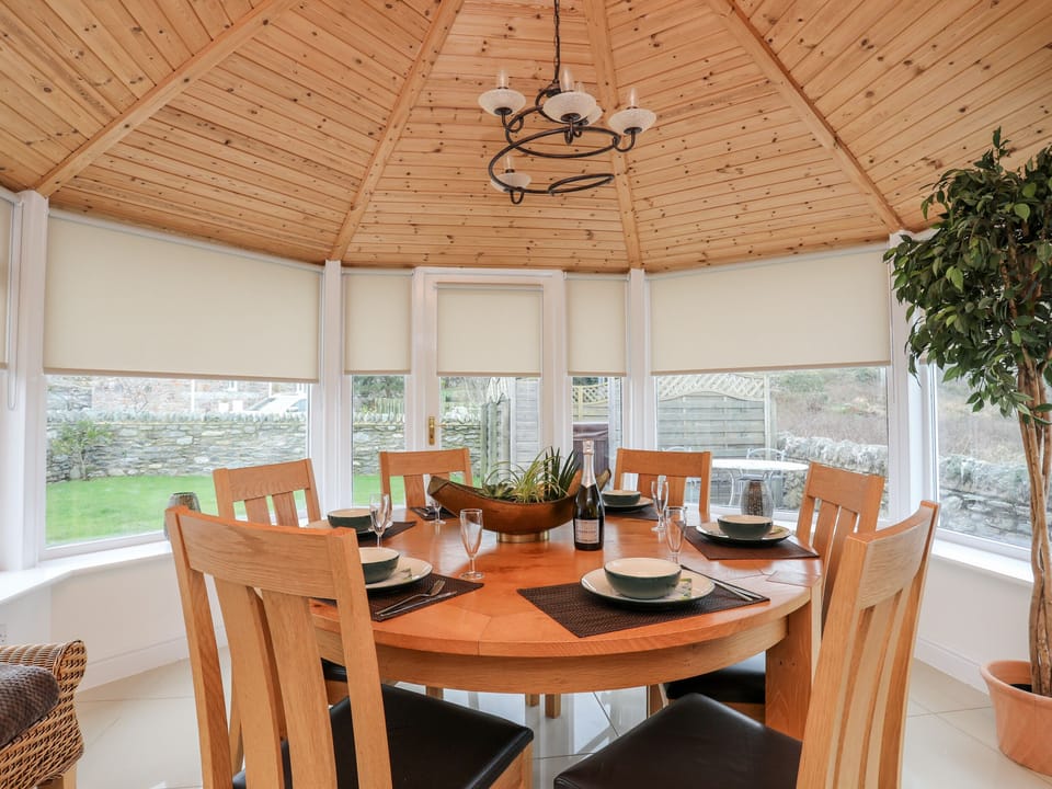 Cottage | Interior