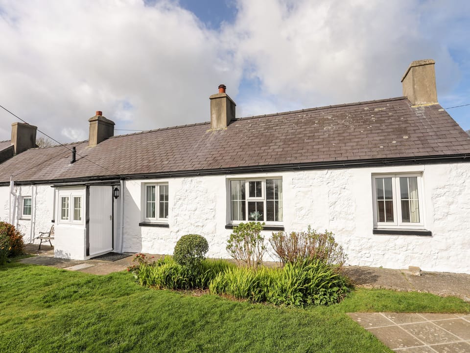 Cottage | Front of property
