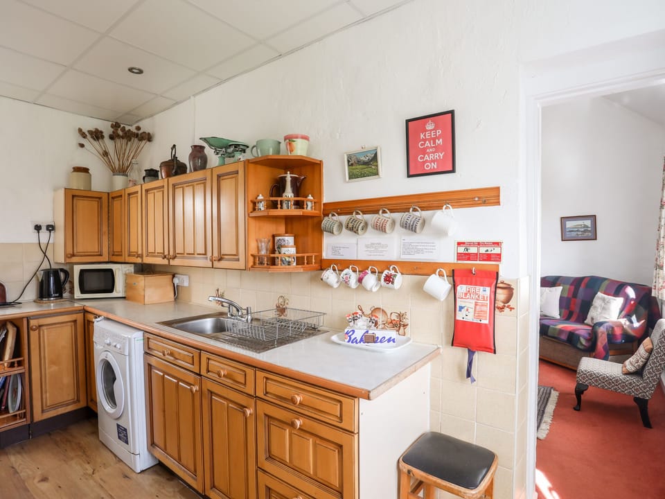 Cottage | Private kitchen | Cookware/dishes/utensils