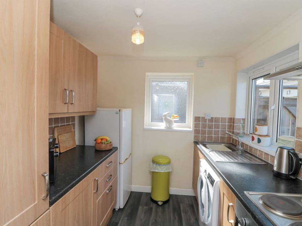 Cottage | Private kitchen | Cookware/dishes/utensils