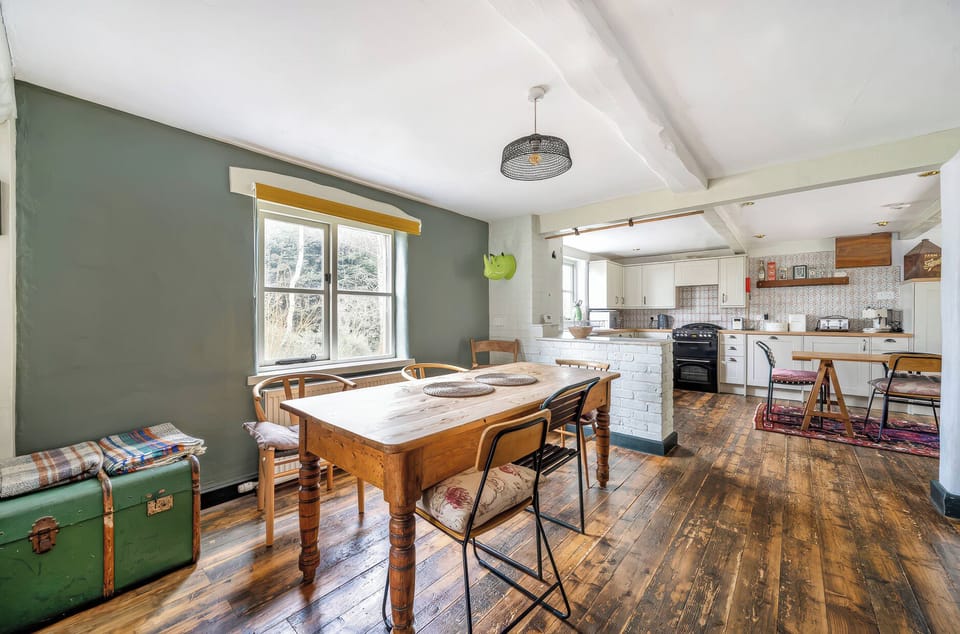 Cottage | Dining