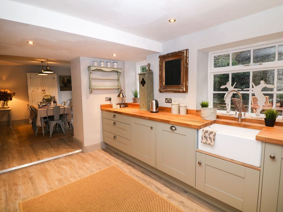 Cottage | Interior