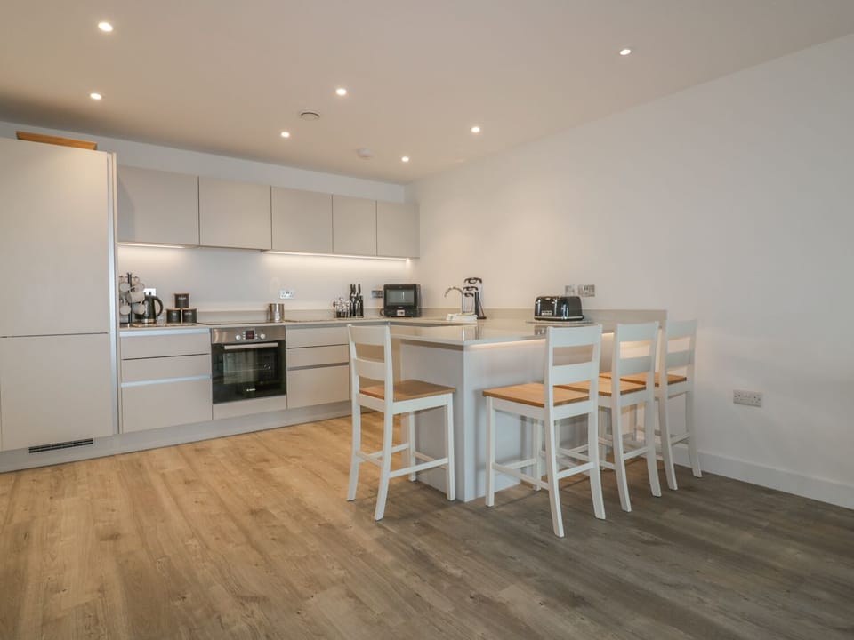 Cottage | Private kitchen | Fridge, dishwasher, cookware/dishes/utensils