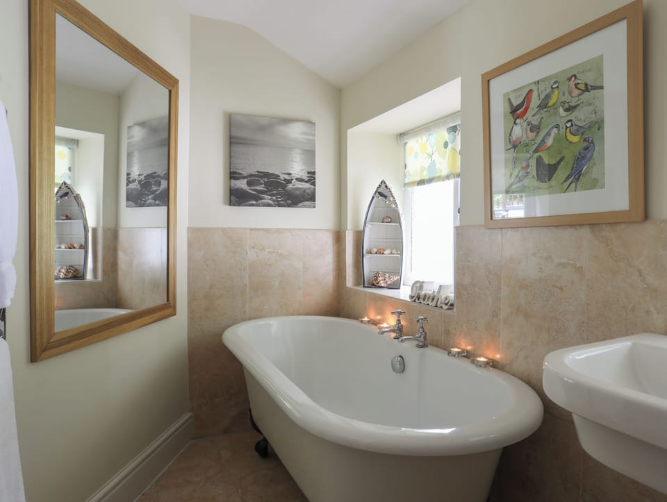 Melin y Coed House in Menai Bridge