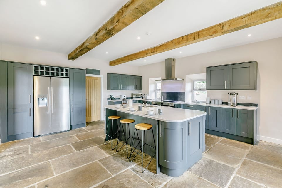 Cottage | Private kitchen | Fridge, stovetop, dishwasher, electric kettle