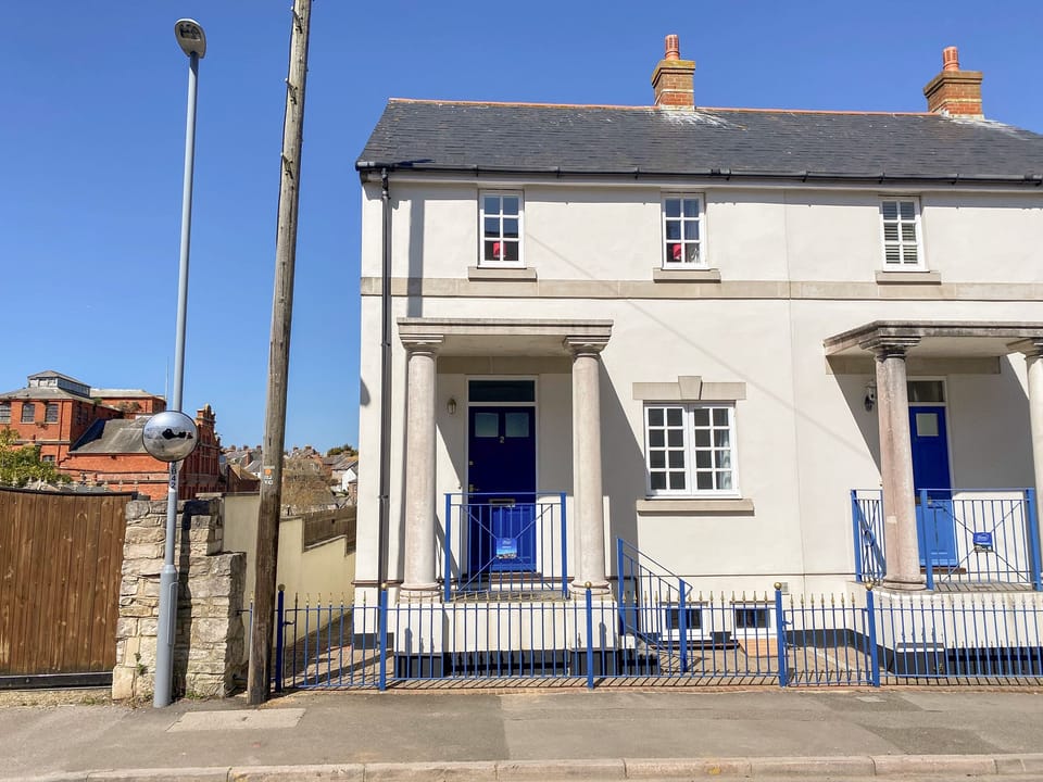 Ashwood Cottage in Weymouth