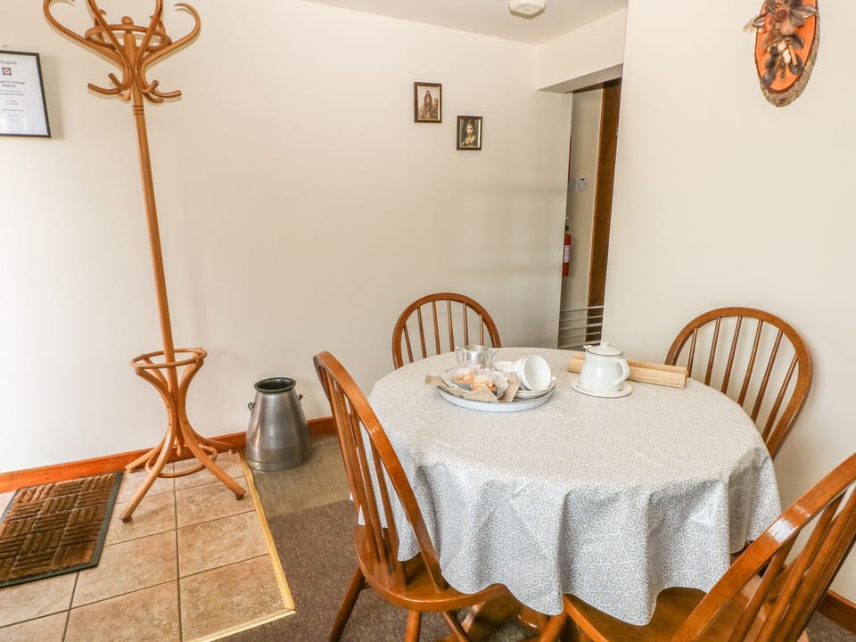 Cottage | Interior