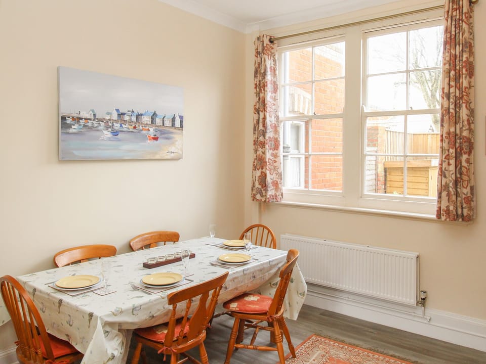 Cottage | Interior