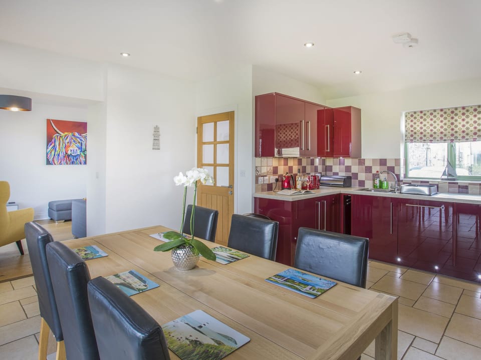 Cottage | Private kitchen | Fridge, microwave, stovetop, dishwasher